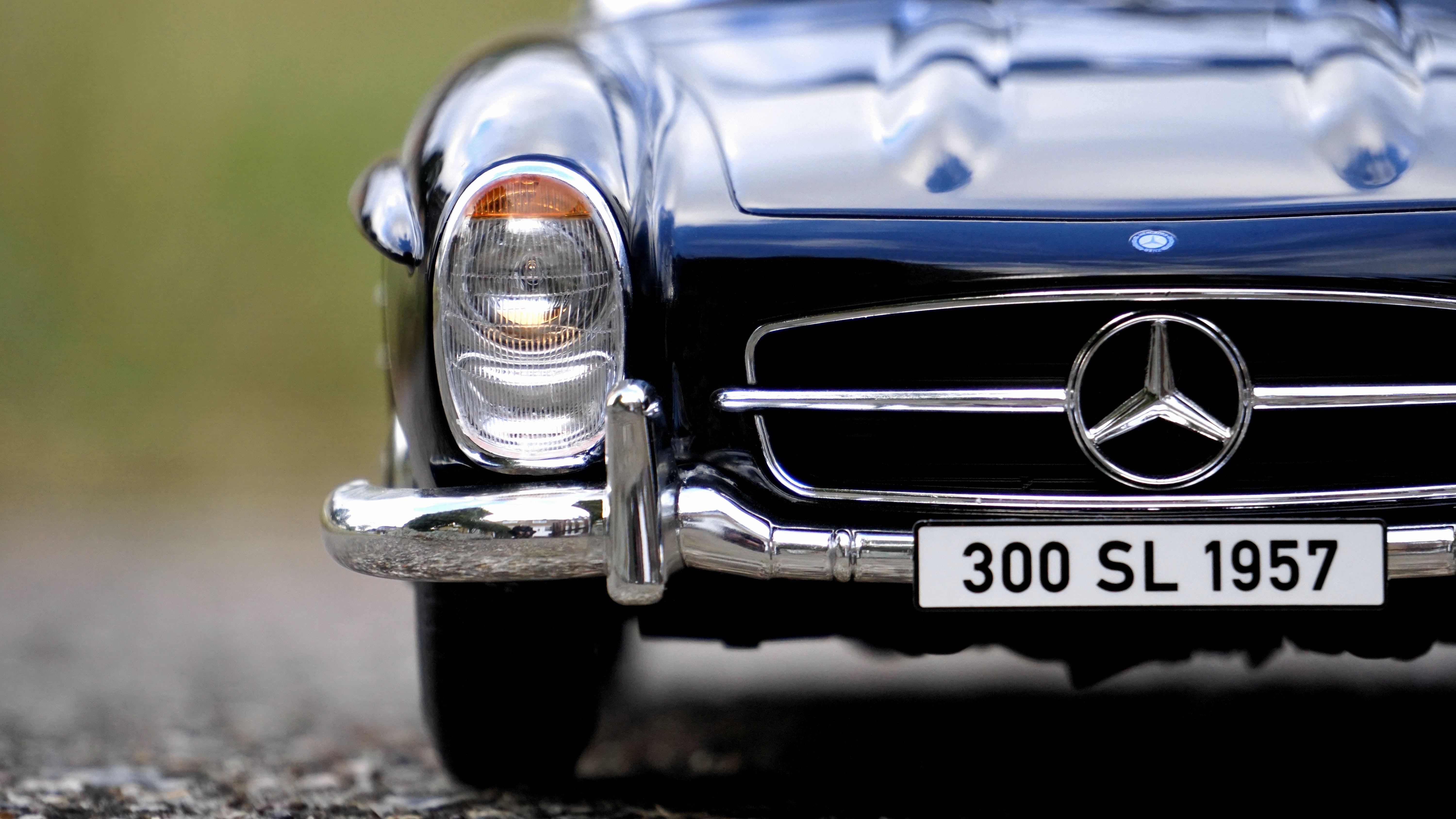 Klassisk Mercedes i svart